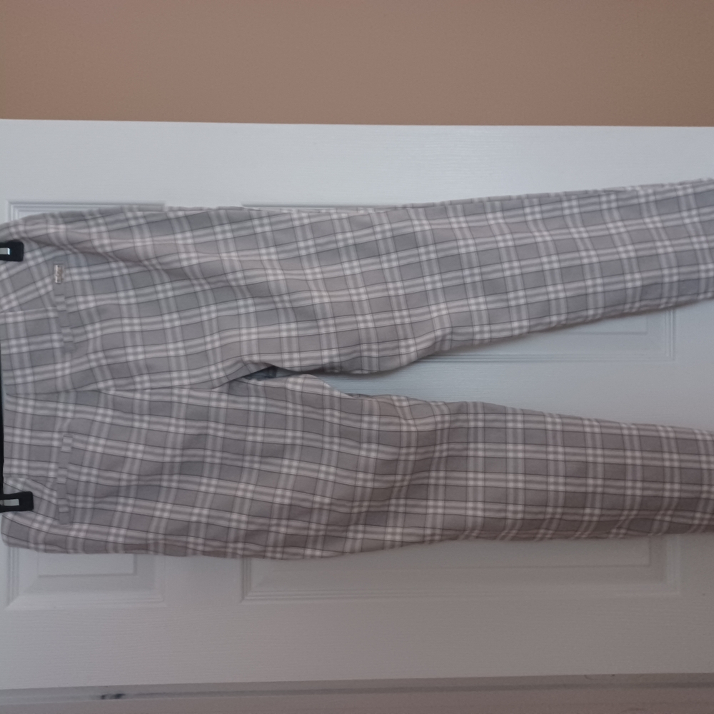 Gray Classic Dress Pants with Timeless Pattern - Picture 2 of 4